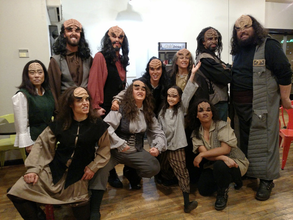 a klingon and a whole family of supers julio ojeda zapata klingon christmas carol minneapolis